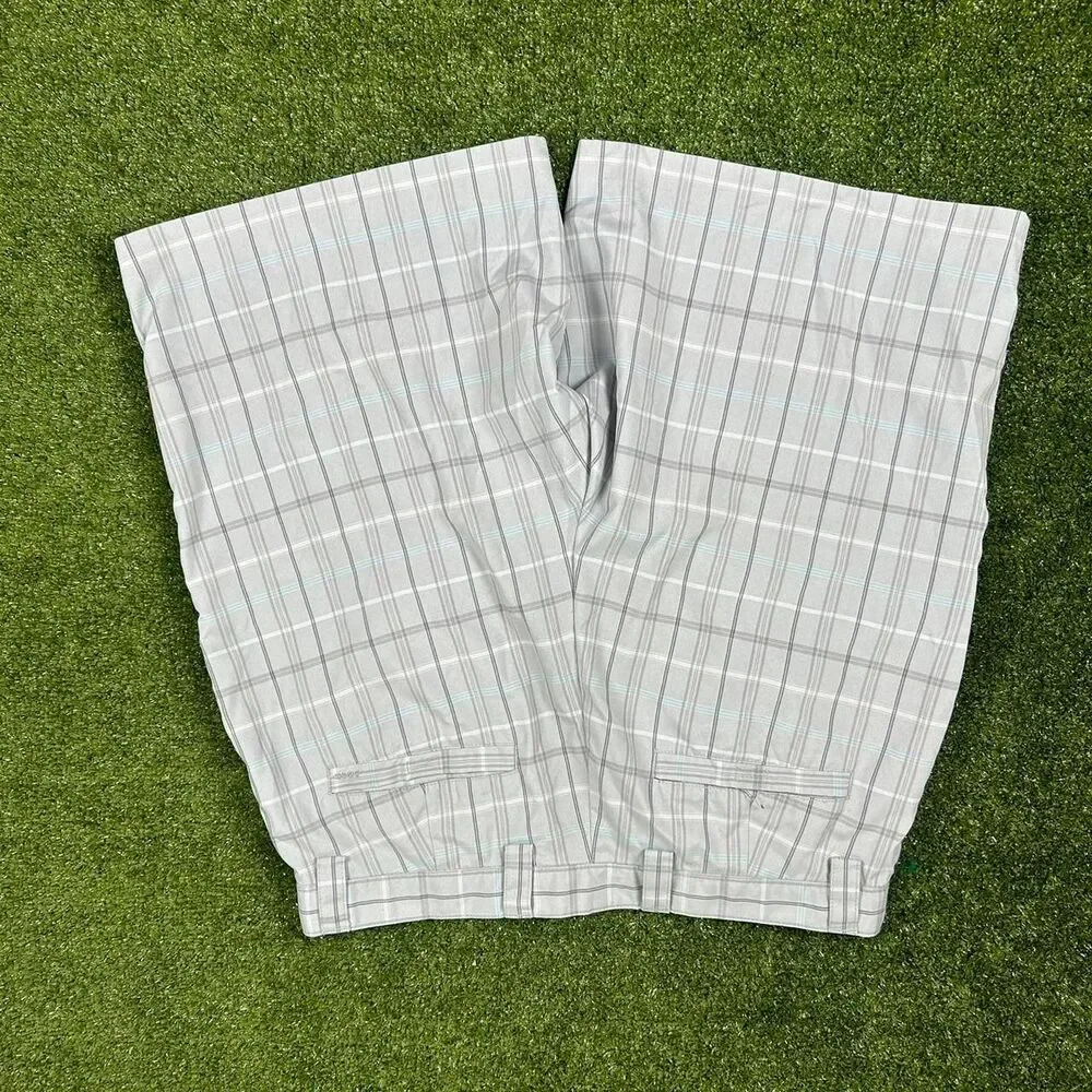 Izod Men's White and Grey Shorts